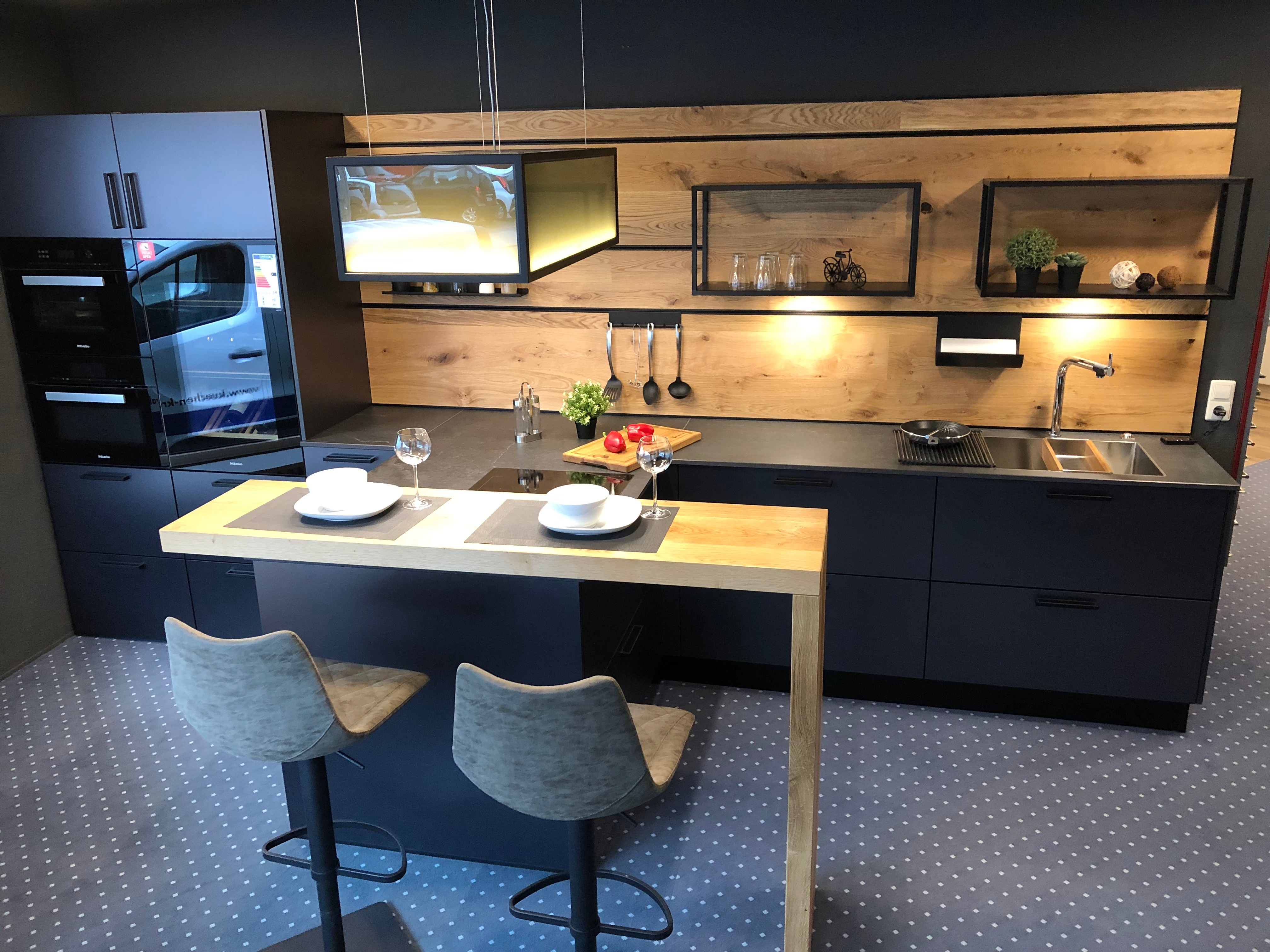 Schüller Corona Titan metallic Ausstellungsküche 1