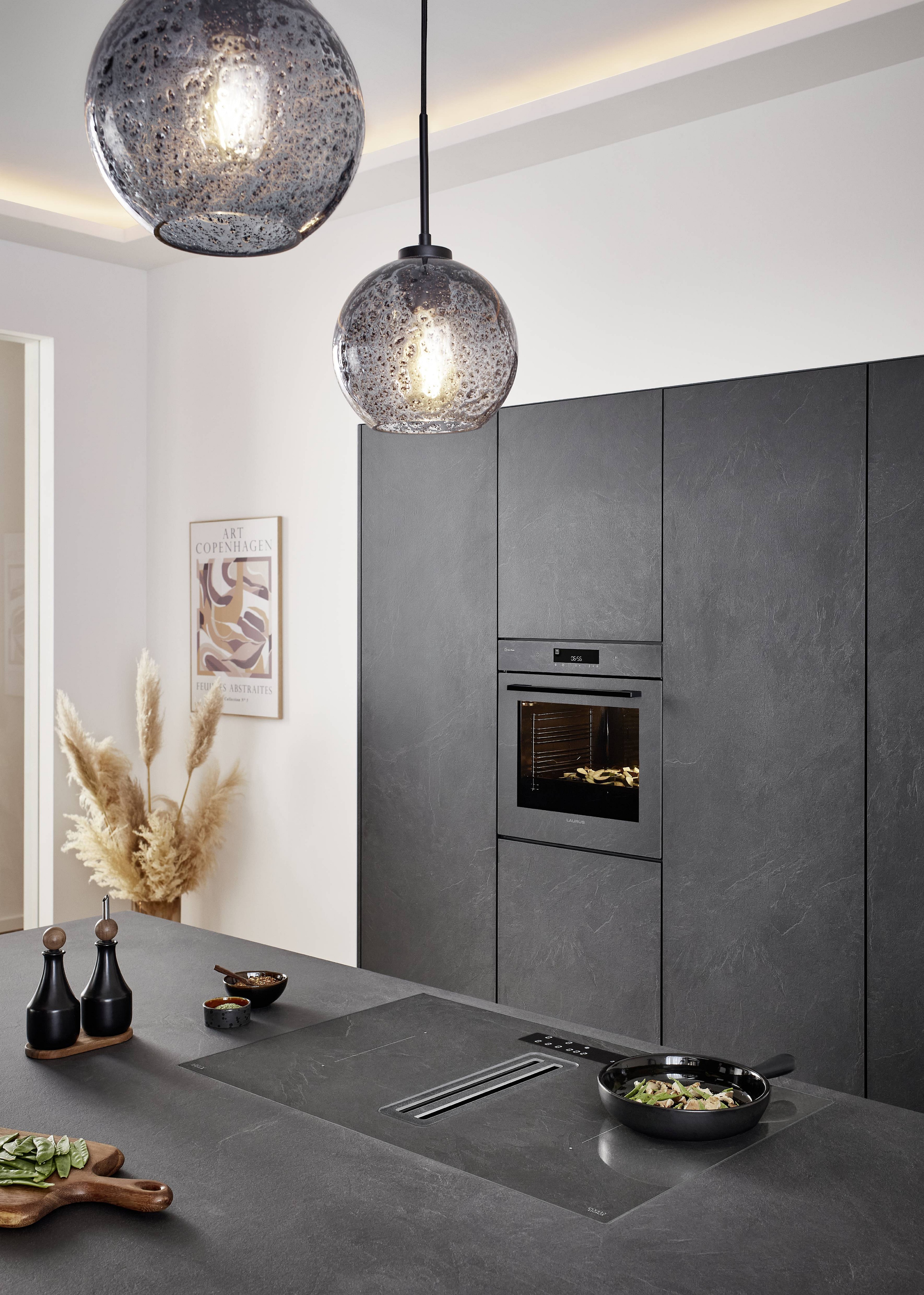 nobilia StoneArt Kochfeld integrierter Muldenlüfter Kochinsel Geräte-Hochschrank dunkelgrau