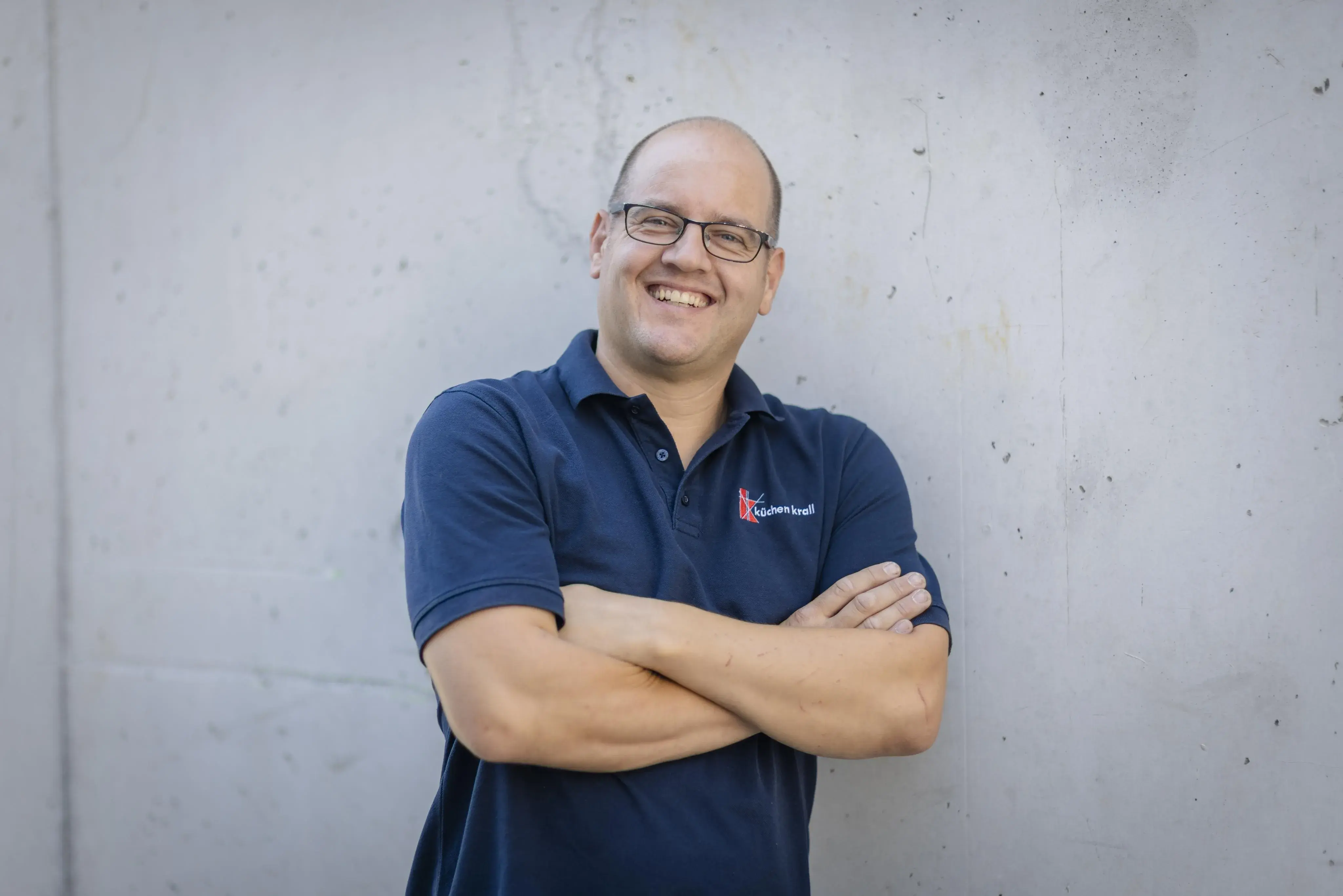 Thomas Staub montiert Küchen bei Küchen Krall